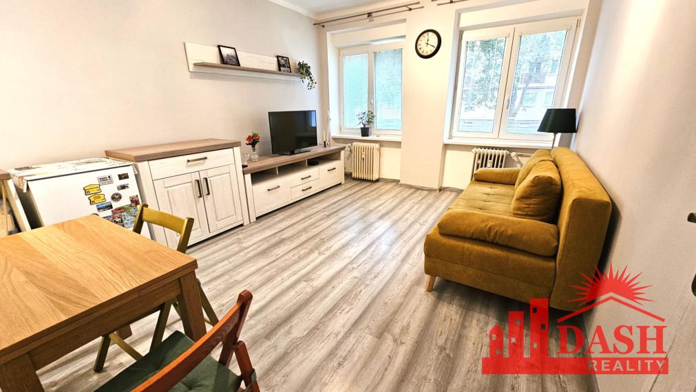 Na prenájom zariadený 2 izbový byt v centre, Trenčín, ul. 28. októbra