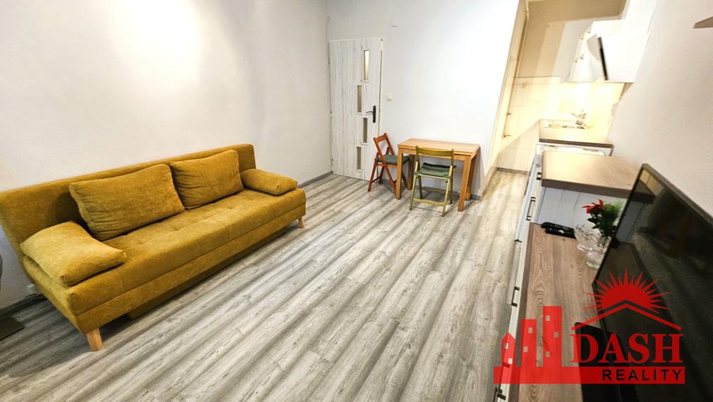 Na prenájom zariadený 2 izbový byt v centre, Trenčín, ul. 28. októbra