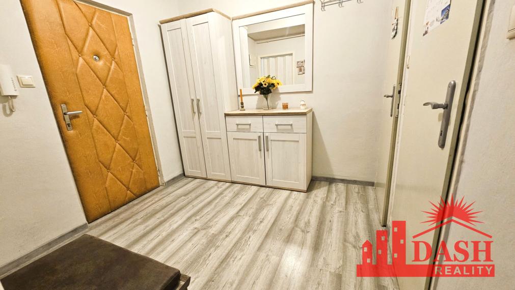 Na prenájom zariadený 2 izbový byt v centre, Trenčín, ul. 28. októbra