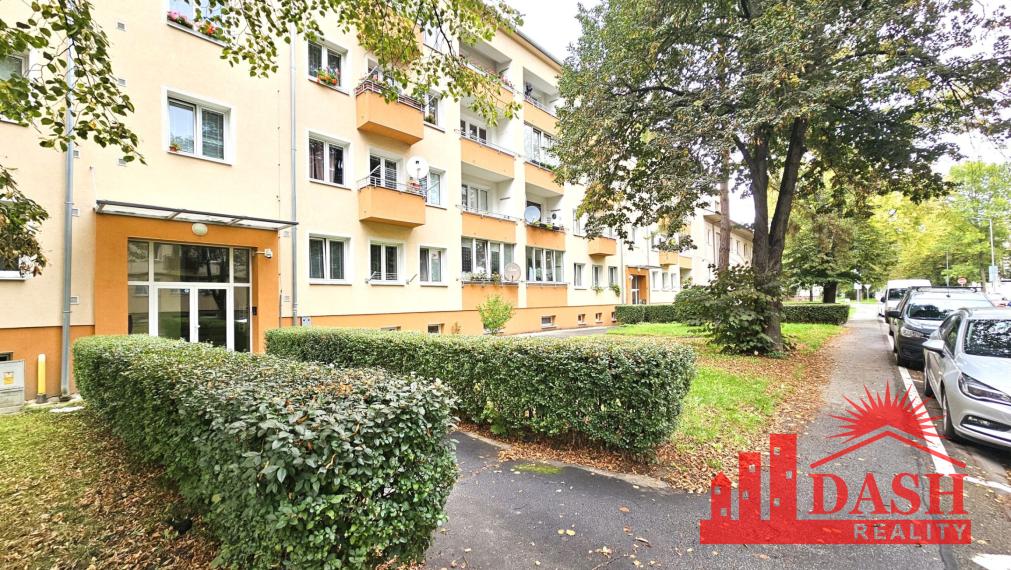 Na prenájom zariadený 2 izbový byt v centre, Trenčín, ul. 28. októbra