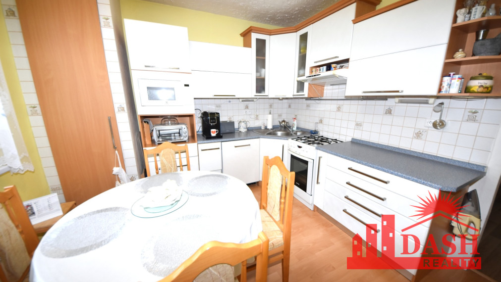 Na predaj veľký 3 izbový byt s lodžiou, 77 m2, Trenčín, Halalovka
