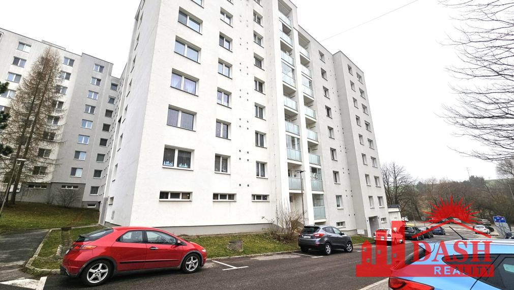 Na predaj veľký 3 izbový byt s lodžiou, 77 m2, Trenčín, Halalovka