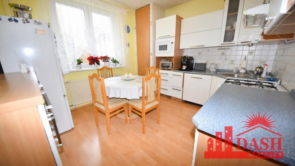 Na predaj veľký 3 izbový byt s lodžiou, 77 m2, Trenčín, Halalovka