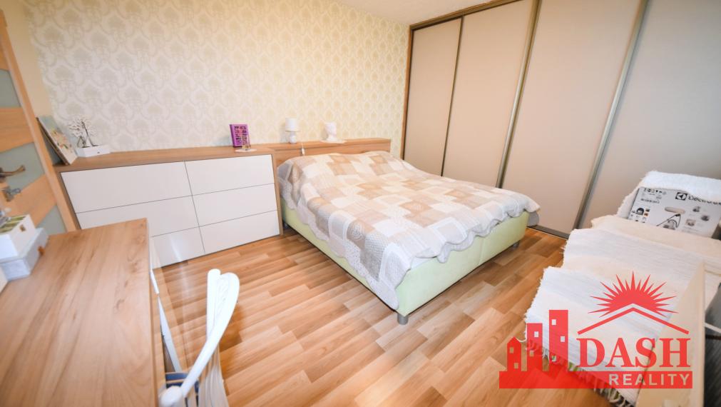 Na predaj veľký 3 izbový byt s lodžiou, 77 m2, Trenčín, Halalovka