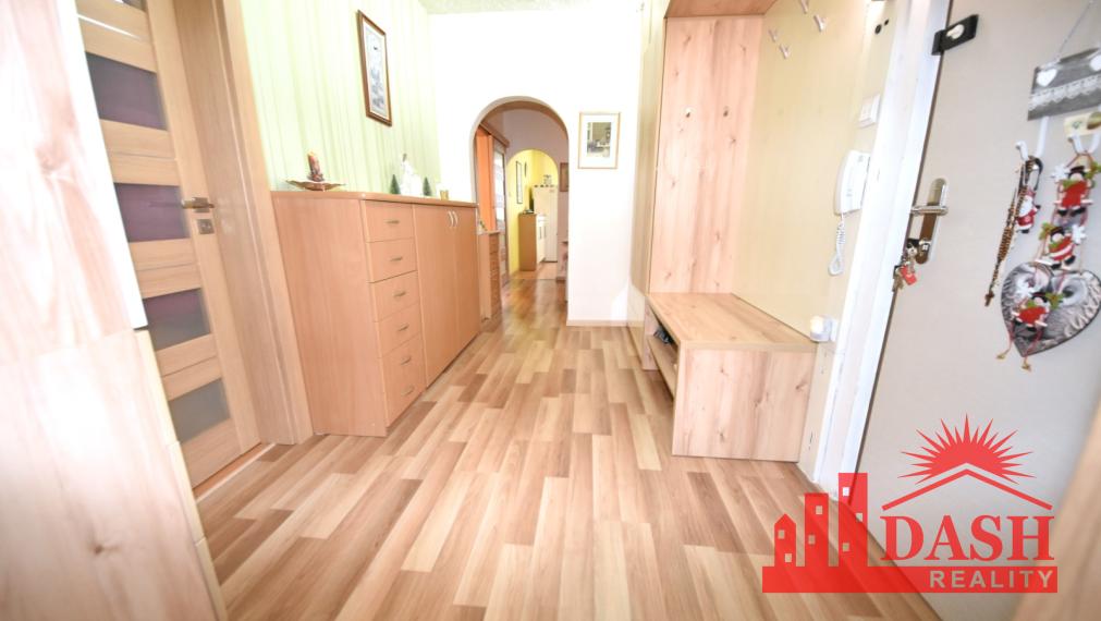 Na predaj veľký 3 izbový byt s lodžiou, 77 m2, Trenčín, Halalovka