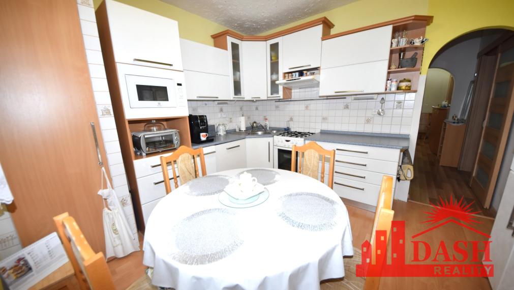 Na predaj veľký 3 izbový byt s lodžiou, 77 m2, Trenčín, Halalovka