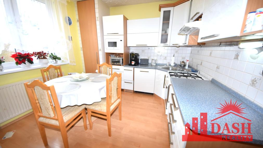 Na predaj veľký 3 izbový byt s lodžiou, 77 m2, Trenčín, Halalovka