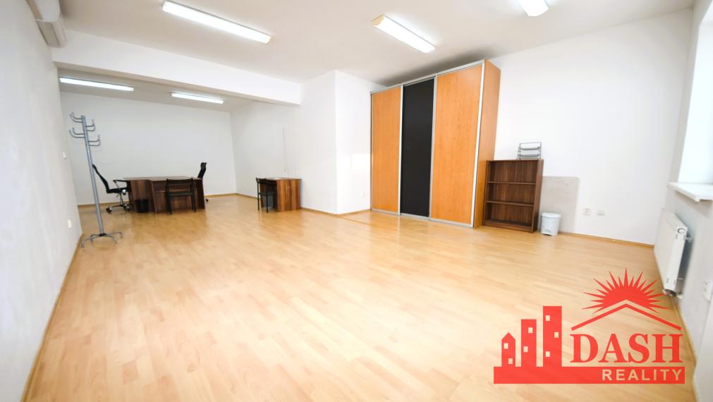 Na prenájom klimatizovaný kancelársky priestor blízko centra mesta, 50 m2, Trenčín, ul. Piaristická