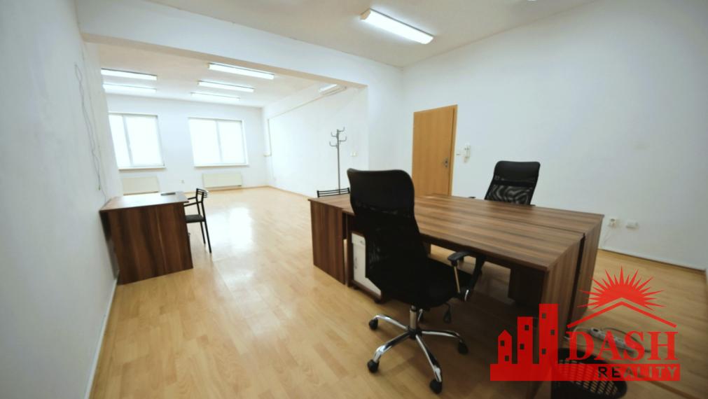 Na prenájom klimatizovaný kancelársky priestor blízko centra mesta, 50 m2, Trenčín, ul. Piaristická