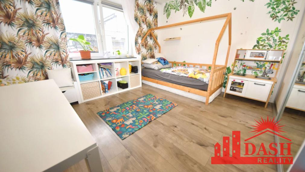 Na predaj zariadený 4 izbový rodinný dom, Nemšová, časť Ľuborča