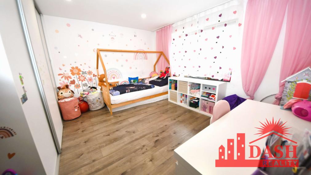 Na predaj zariadený 4 izbový rodinný dom, Nemšová, časť Ľuborča