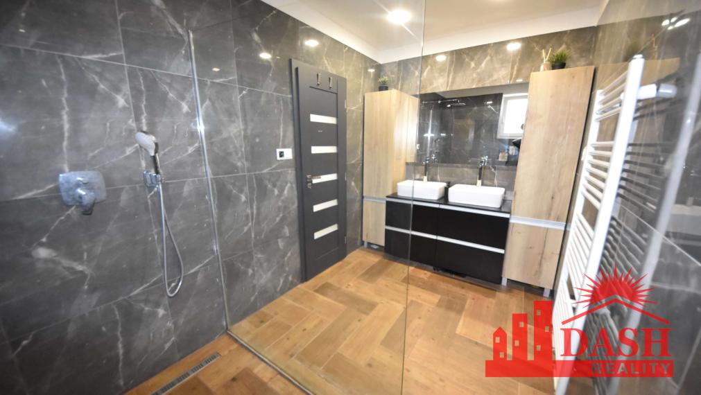 Na predaj zariadený 4 izbový rodinný dom, Nemšová, časť Ľuborča