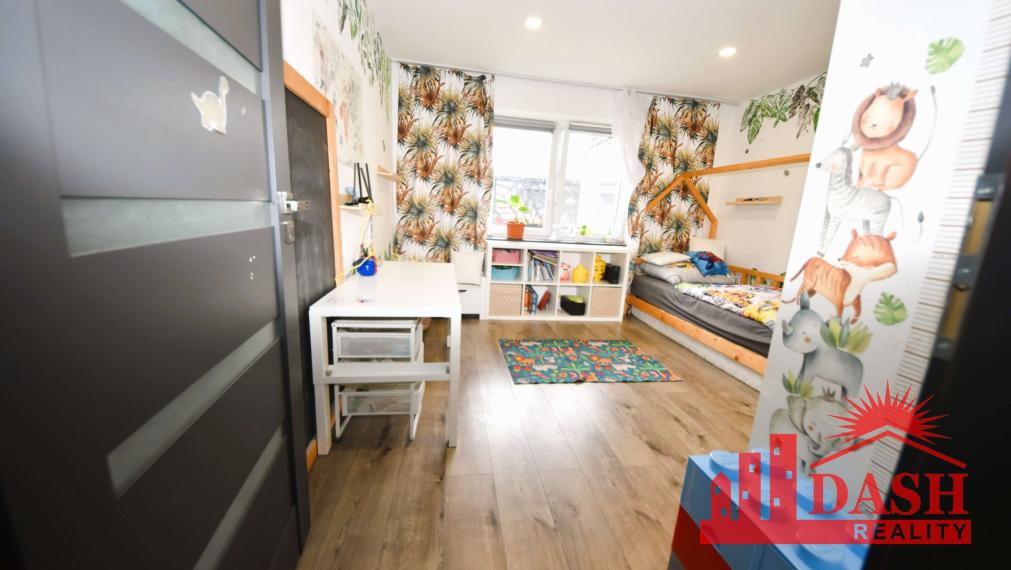 Na predaj zariadený 4 izbový rodinný dom, Nemšová, časť Ľuborča