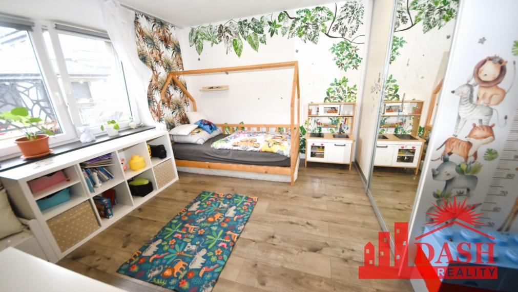 Na predaj zariadený 4 izbový rodinný dom, Nemšová, časť Ľuborča