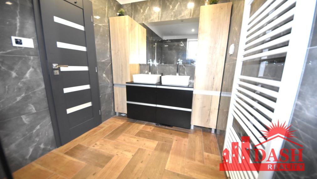 Na predaj zariadený 4 izbový rodinný dom, Nemšová, časť Ľuborča