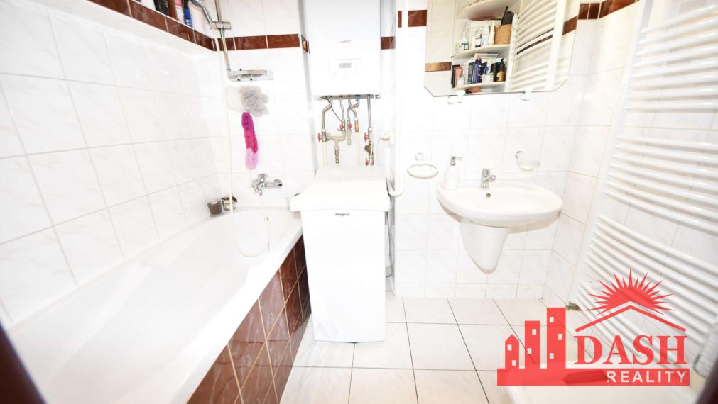 Na predaj veľký 2 izbový byt s garážou a záhradou, Dubnica nad Váhom