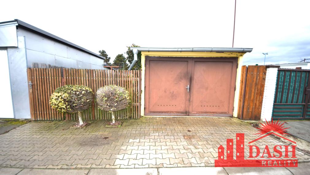 Na predaj veľký 2 izbový byt s garážou a záhradou, Dubnica nad Váhom