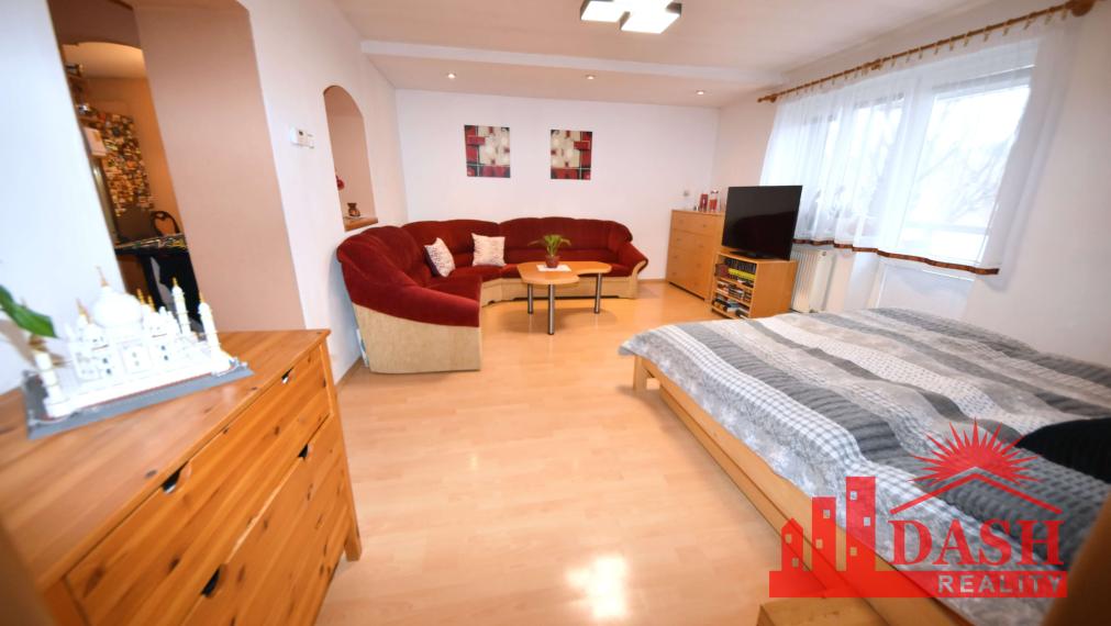 Na predaj veľký 2 izbový byt s garážou a záhradou, Dubnica nad Váhom