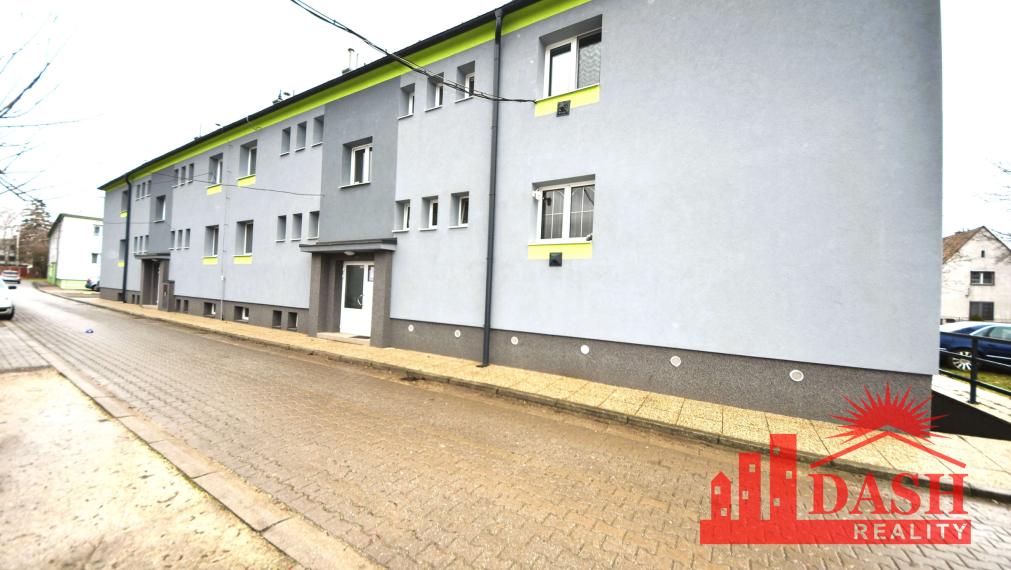 Na predaj veľký 2 izbový byt s garážou a záhradou, Dubnica nad Váhom