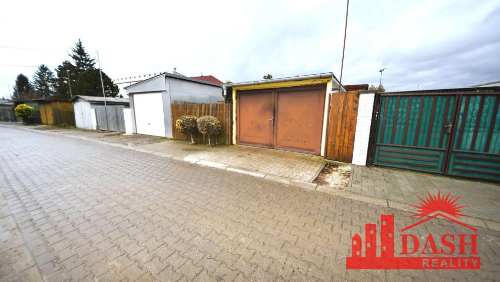 Na predaj veľký 2 izbový byt s garážou a záhradou, Dubnica nad Váhom