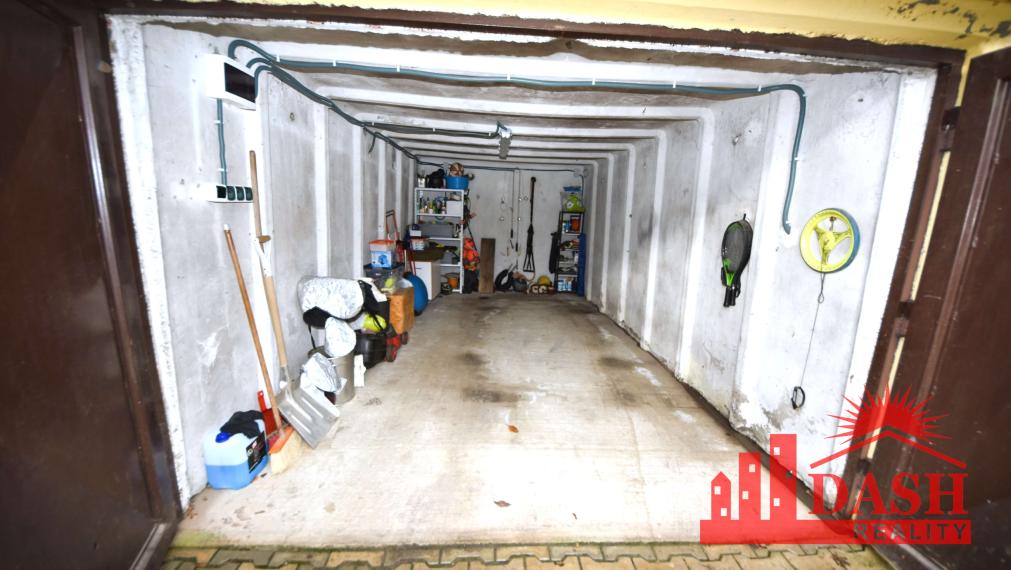 Na predaj veľký 2 izbový byt s garážou a záhradou, Dubnica nad Váhom