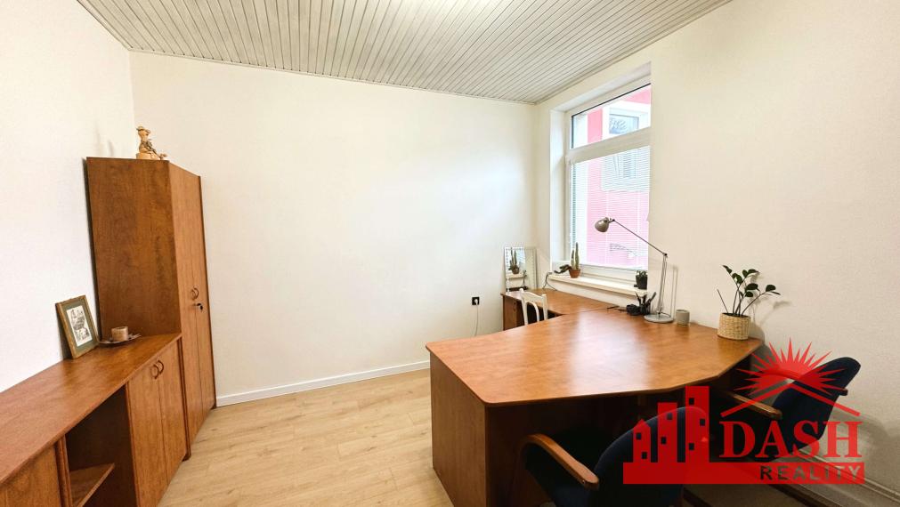 Na prenájom 3 izbový byt v centre mesta, 71 m2, Trenčín