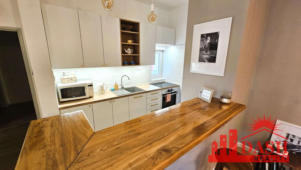 Na prenájom 3 izbový byt v centre mesta, 71 m2, Trenčín