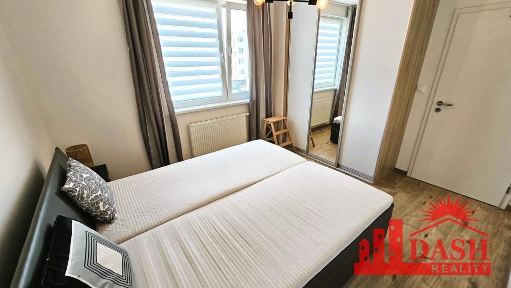 Na prenájom 3 izbový byt v novostavbe s garážou a park. miestom, Trenčín, Zlatovská