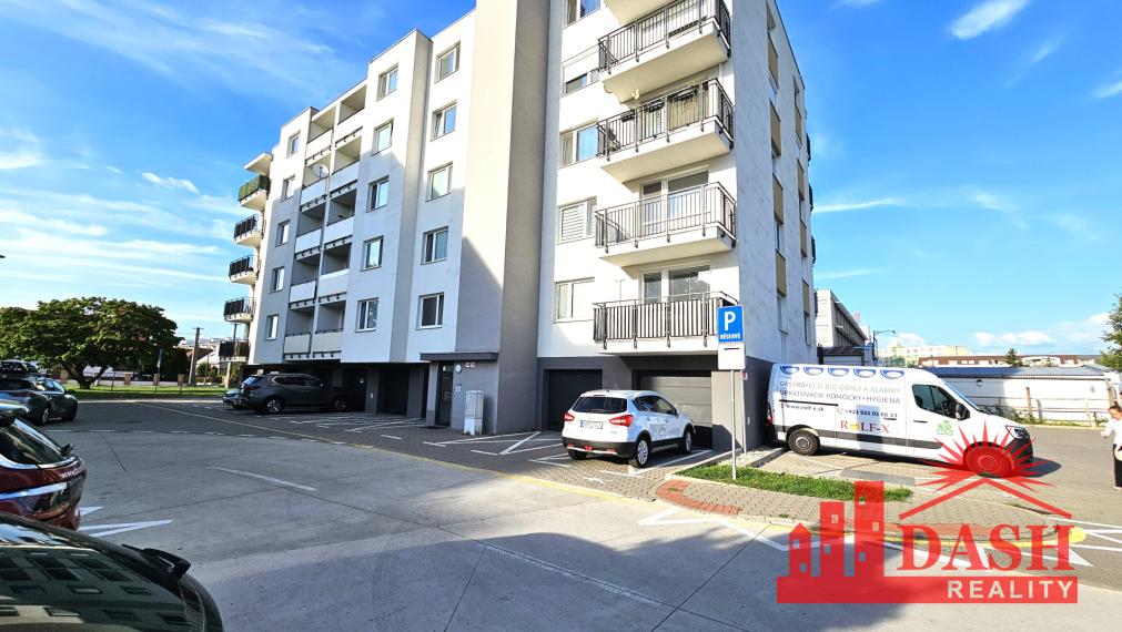 Na prenájom 3 izbový byt v novostavbe s garážou a park. miestom, Trenčín, Zlatovská