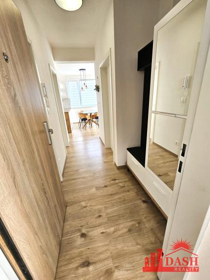 Na prenájom 3 izbový byt v novostavbe s garážou a park. miestom, Trenčín, Zlatovská