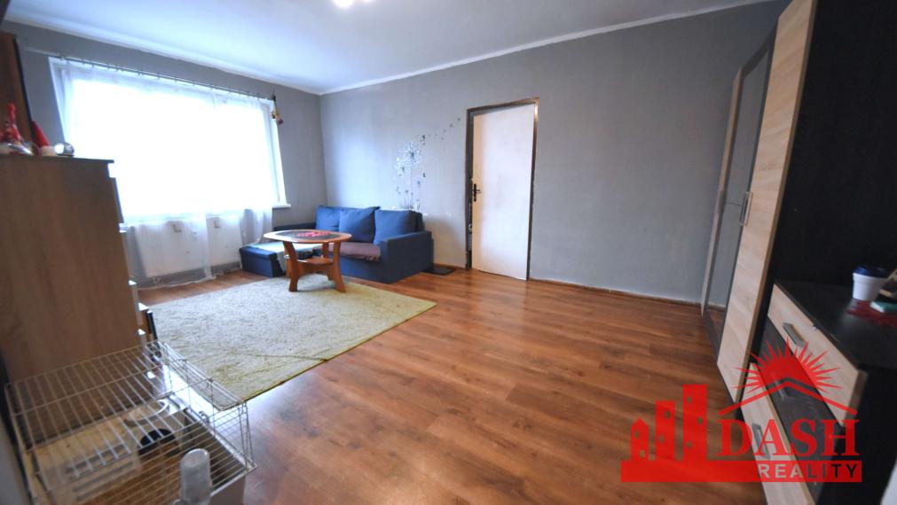 Na predaj veľký 2 izbový byt s balkónom, 57 m2, Nová Dubnica, ul. SNP