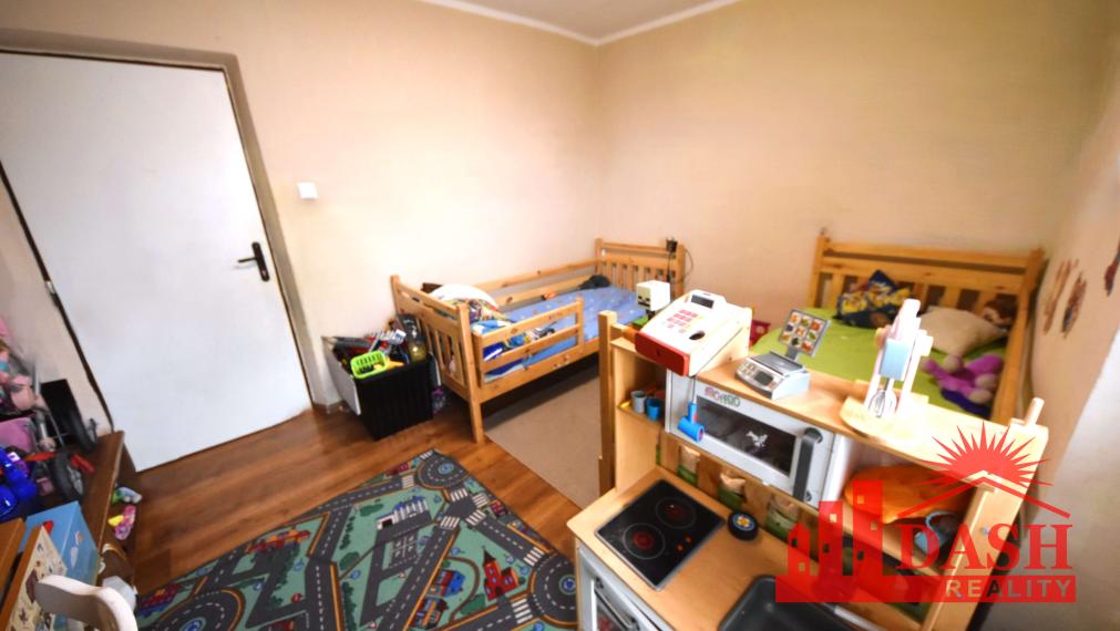 Na predaj veľký 2 izbový byt s balkónom, 57 m2, Nová Dubnica, ul. SNP