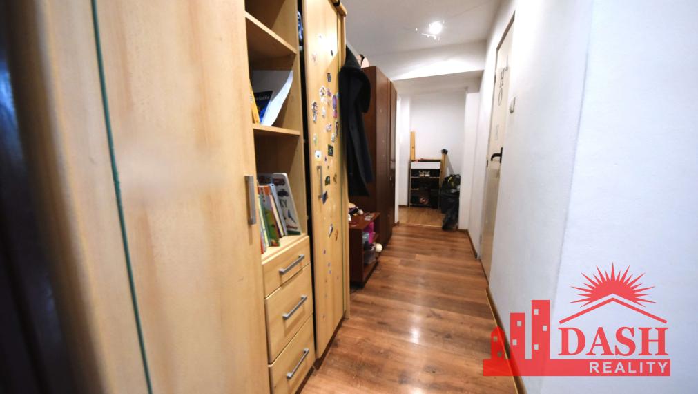 Na predaj veľký 2 izbový byt s balkónom, 57 m2, Nová Dubnica, ul. SNP