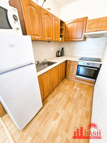 Na predaj zariadený 2 izbový byt s lodžiou, Trenčín, Žilinská