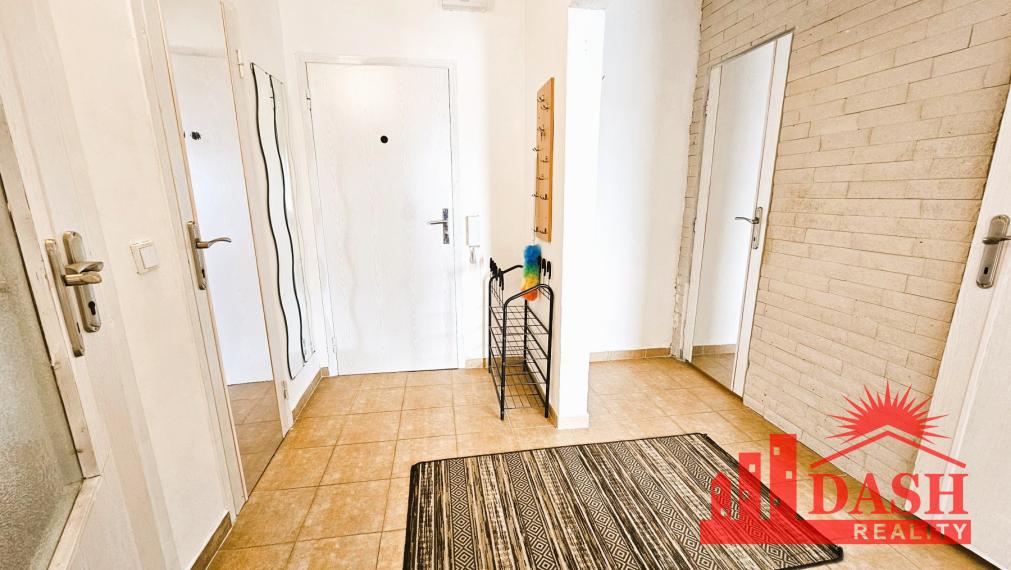 Na predaj zariadený 2 izbový byt s lodžiou, Trenčín, Žilinská