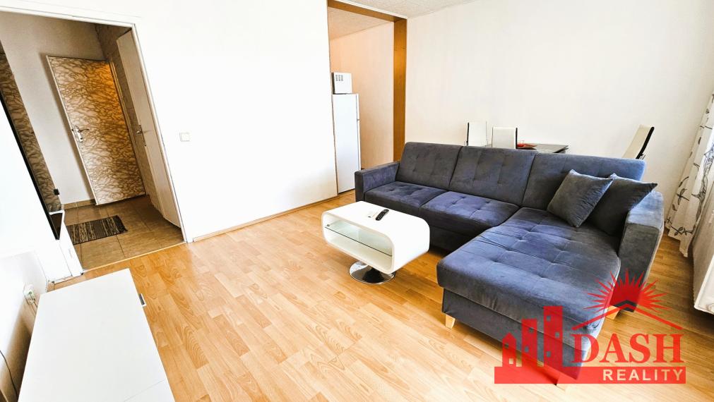 Na predaj zariadený 2 izbový byt s lodžiou, Trenčín, Žilinská