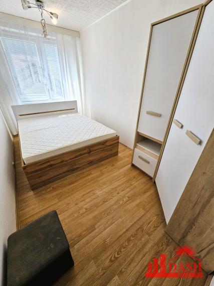 Na predaj zariadený 2 izbový byt s lodžiou, Trenčín, Žilinská