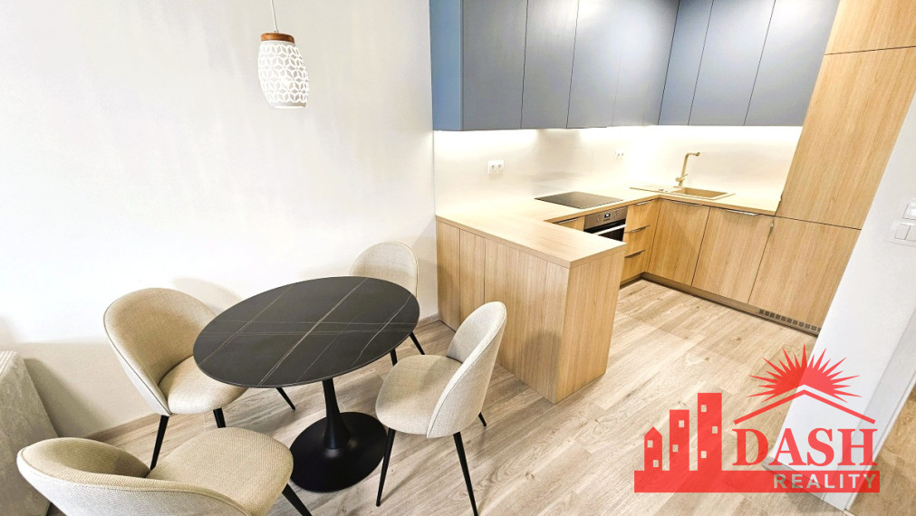 Na prenájom 2 izbový byt s lodžiou a park. miestom, Trenčín, Na pažiti