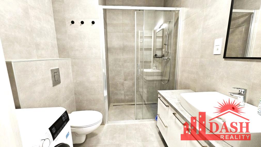 Na prenájom 2 izbový byt s lodžiou a park. miestom, Trenčín, Na pažiti