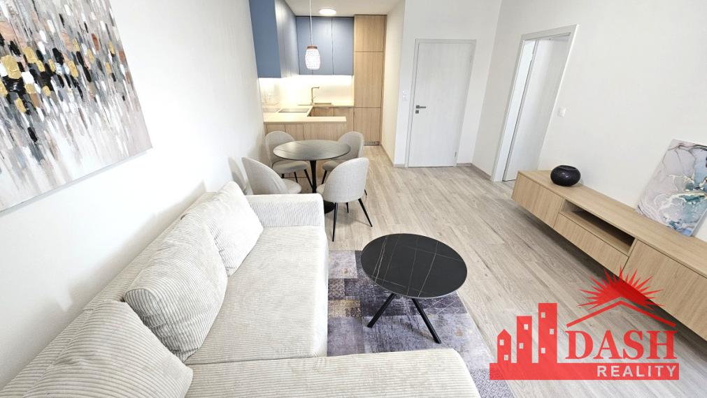 Na prenájom 2 izbový byt s lodžiou a park. miestom, Trenčín, Na pažiti