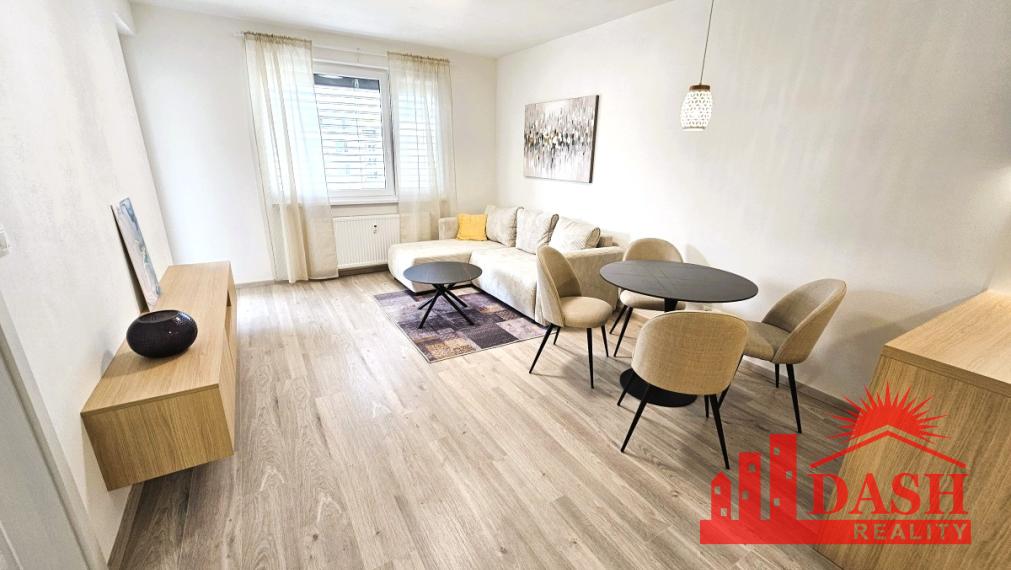 Na prenájom 2 izbový byt s lodžiou a park. miestom, Trenčín, Na pažiti