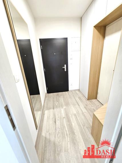 Na prenájom 2 izbový byt s lodžiou a park. miestom, Trenčín, Na pažiti