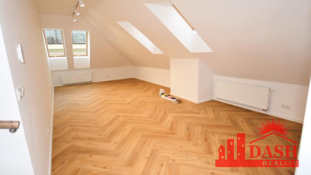 For rent office, commercial space in the center, Trenčín, 55 m2, Mierové námestie