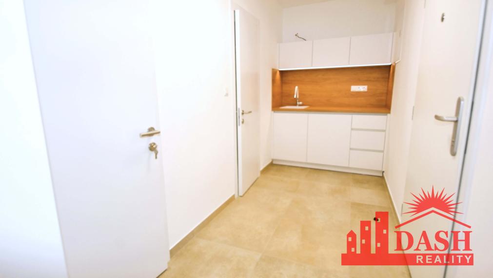 For rent office, commercial space in the center, Trenčín, 55 m2, Mierové námestie