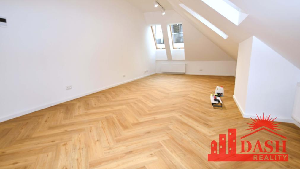 For rent office, commercial space in the center, Trenčín, 55 m2, Mierové námestie