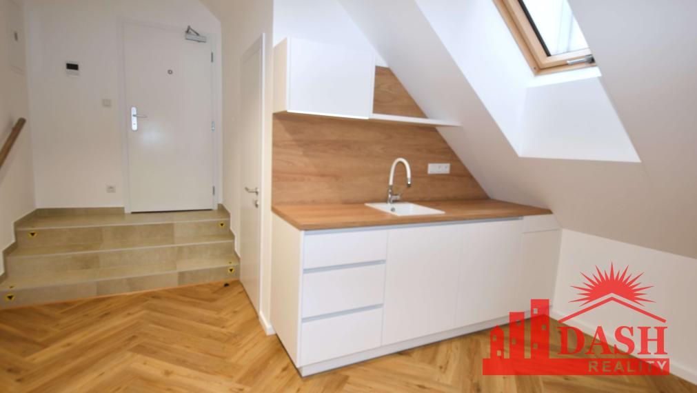 For rent office, commercial space in the center, Trenčín, 31 m2, Mierové námestie