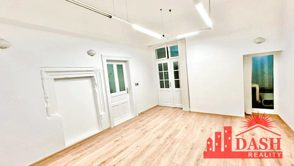 For rent office, space in the center, Trenčín, 20 m2, Mierové námestie