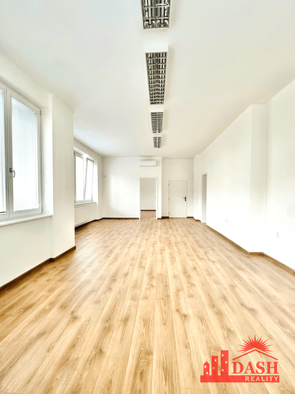Na prenájom kancelársky priestor 60 m2 s parkovaním, Trenčín, ul. M. R. Štefánika