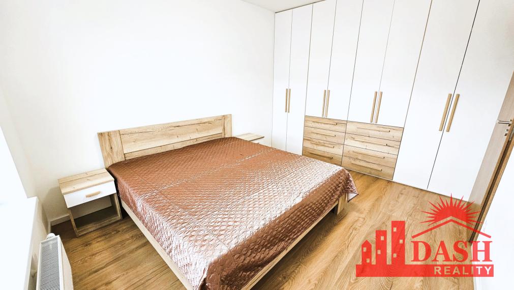 Na prenájom 2 izbový byt s balkónom a park. miestom, Trenčín, Rulandská