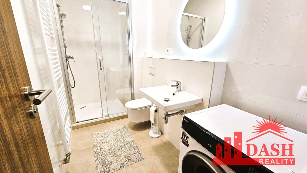 Na prenájom 2 izbový byt s balkónom a park. miestom, Trenčín, Rulandská